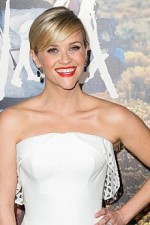 Reese Witherspoon embarrasses daughter with nude scenes