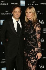 Kate Moss' husband to exhibit her naked photos