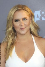 Amy Schumer left $1000 tip at an NYC theatre