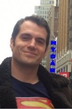 Henry Cavill unrecognized in NYC - despite wearing Superman T-shirt
