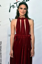 Keira Knightley defended after director disses her acting