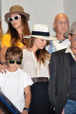 Lily-Rose Depp comes to dad Johnny Depp's defense 