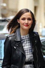 Rose Byrne's breast milk confiscated