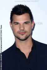 Taylor Lautner offers Taylor Swift's number on Instagram