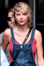 Taylor Swift donates $1 million to Louisiana flood victims