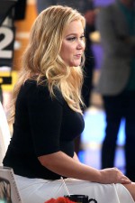 Fur protesters crash Amy Schumer book signing
