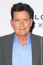 Charlie Sheen apologizes to Rihanna for name-calling