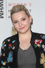 Abigail Breslin defends friendship with Donald Trump daughter