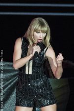 Taylor Swift's alleged groper tries to shift blame to boss