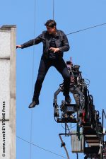 Tom Cruise injury puts Mission: Impossible 6 on hold