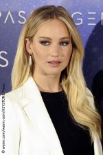 Jennifer Lawrence gives critics the middle finger