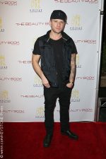 Ryan Phillippe accused of abuse, authorities won't prosecute