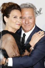 Dustin Hoffman apologizes after harassment allegation