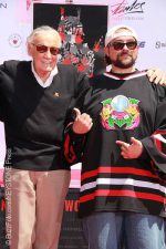 Kevin Smith asks Stan Lee to move in after alleged elder abuse