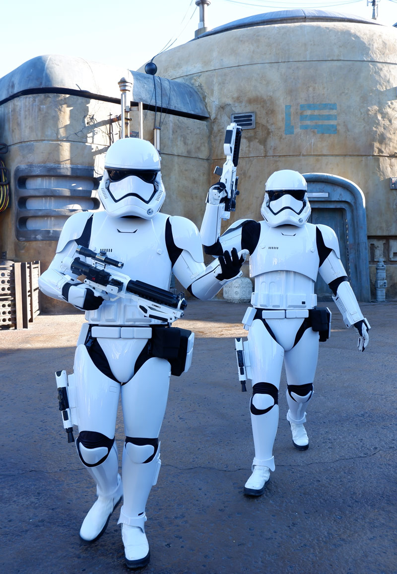 rise of the resistance ride stormtroopers
