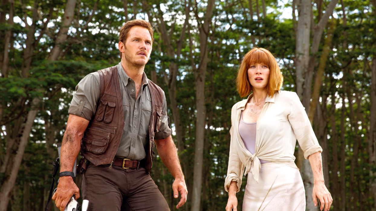 Chris Pratt and Bryce Dallas Howard in Jurassic World. © 2015 Chuck Zlotnick / Universal Pictures